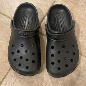 Black crocs size 7